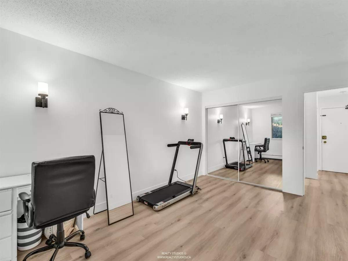 Staircase Photo of 111 10698 151a Street, Surrey, BC