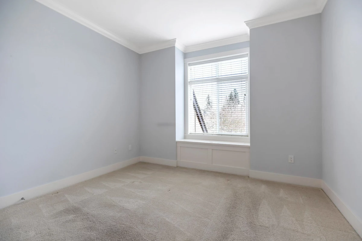 Backyard Photo of 302 14885 60 Avenue, Surrey, BC