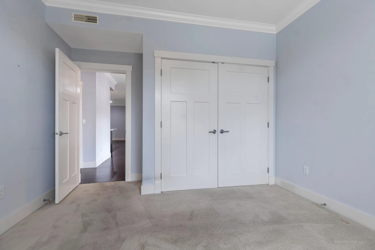 Front Yard Photo of 302 14885 60 Avenue, Surrey, BC