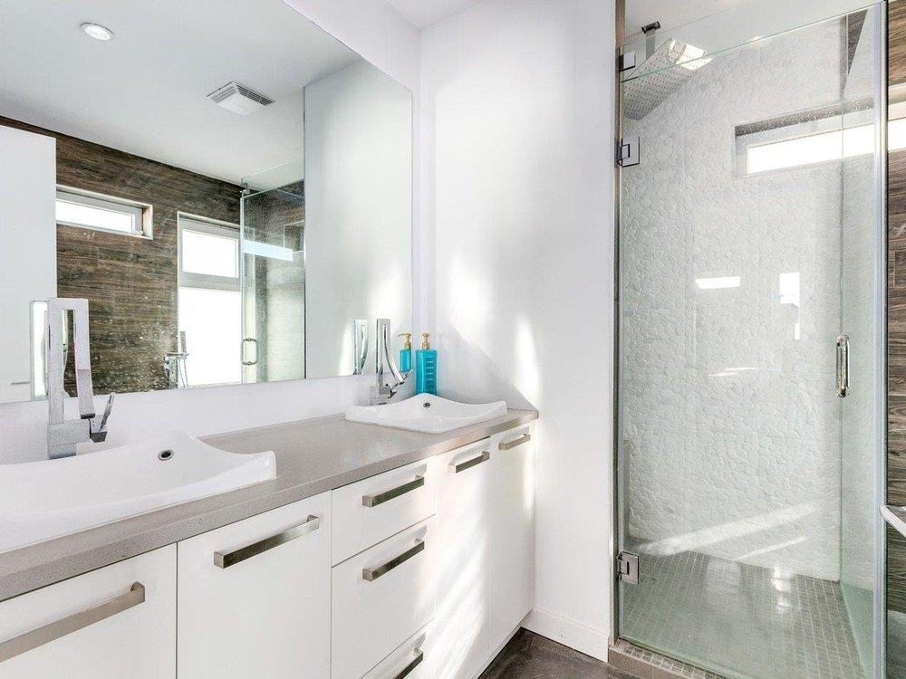 Bedroom 3 Photo of 15061 Victoria Avenue, White Rock, BC