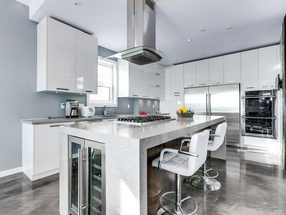 Family Room Photo of 15061 Victoria Avenue, White Rock, BC