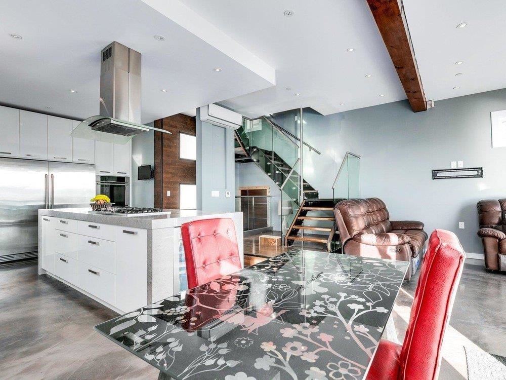 Kitchen Island Photo of 15061 Victoria Avenue, White Rock, BC