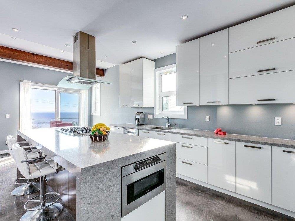 Kitchen Photo of 15061 Victoria Avenue, White Rock, BC