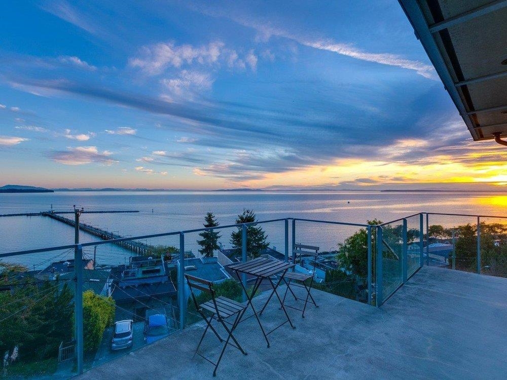 Outdoor Patio Photo of 15061 Victoria Avenue, White Rock, BC