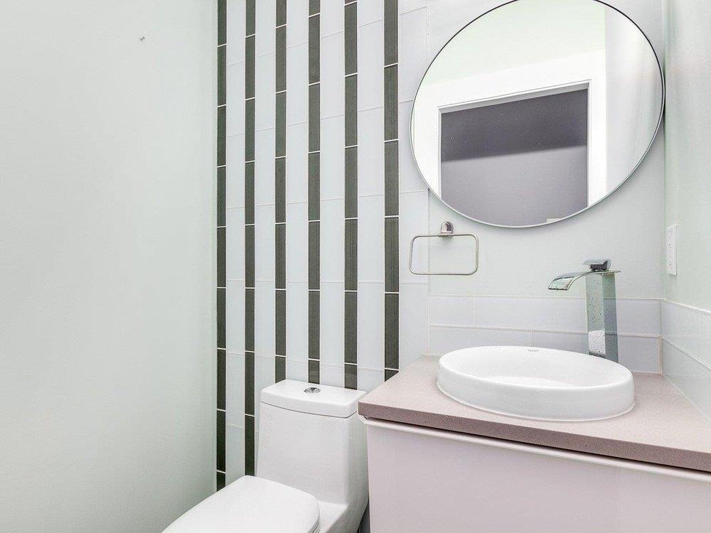 Primary Bathroom Photo of 15061 Victoria Avenue, White Rock, BC