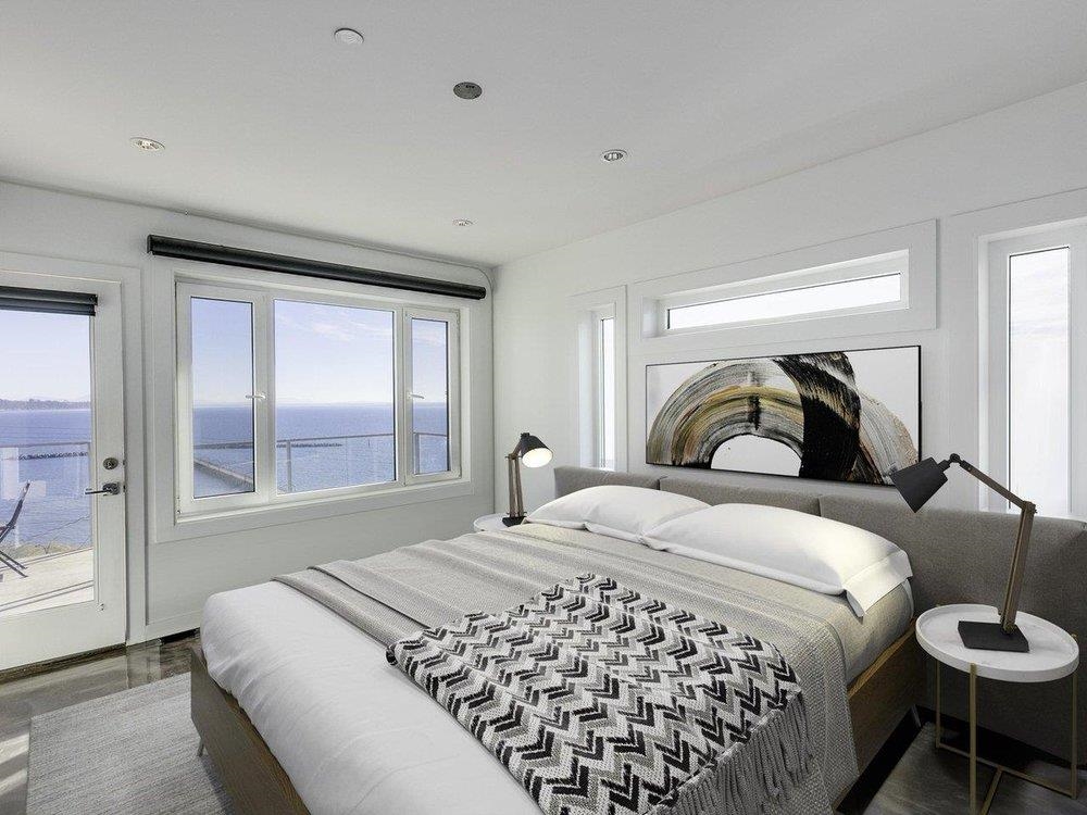 Walk-In Closet Photo of 15061 Victoria Avenue, White Rock, BC