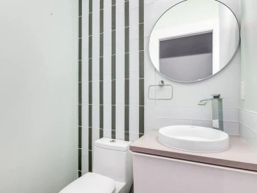 Primary Bathroom Photo of 15061 Victoria Avenue, White Rock, BC