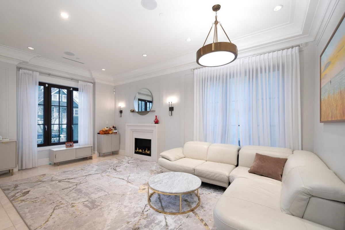 Dining Area Photo of 3739 W 24th Avenue, Vancouver, BC