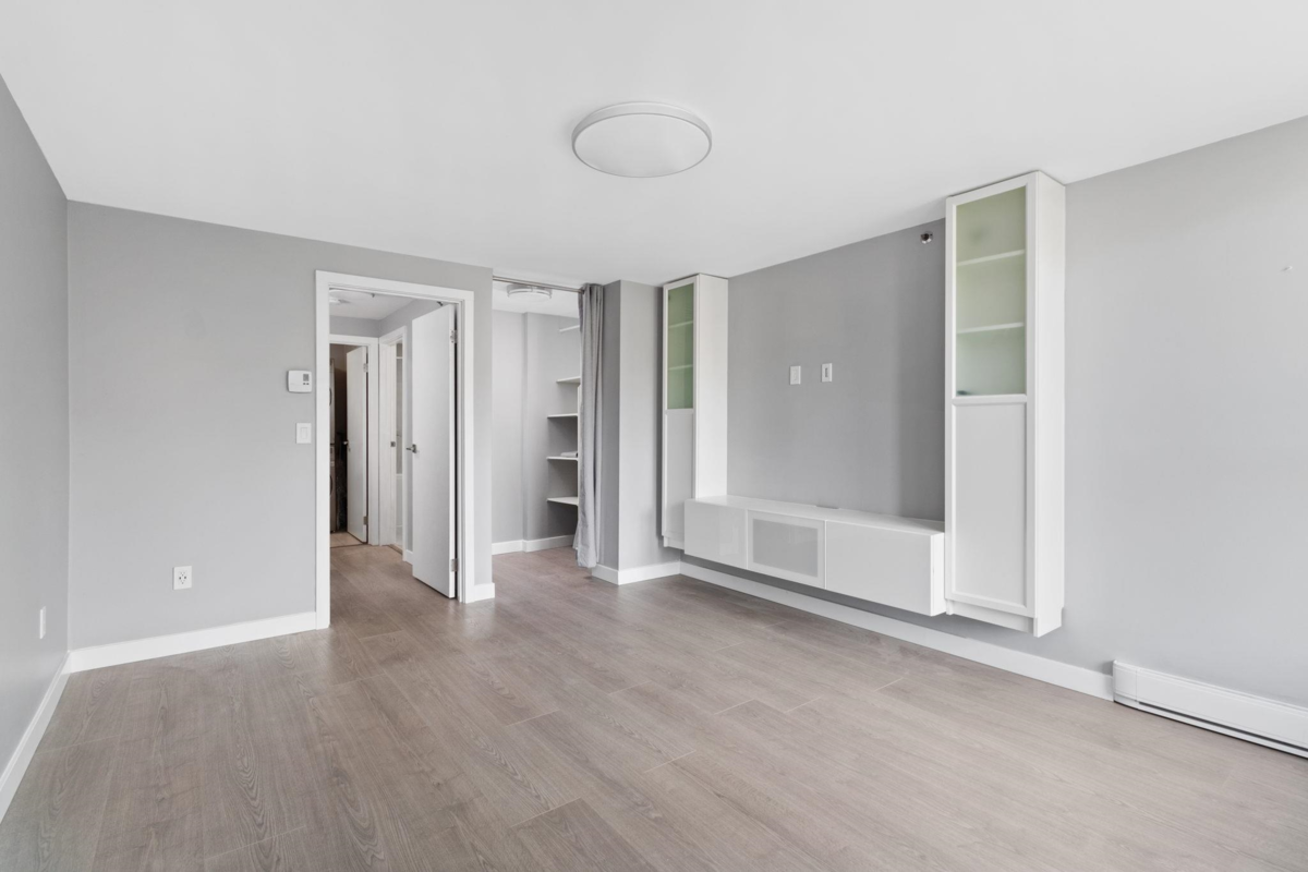 Guest Bathroom Photo of 13 1355 W 4th Avenue, Vancouver, BC