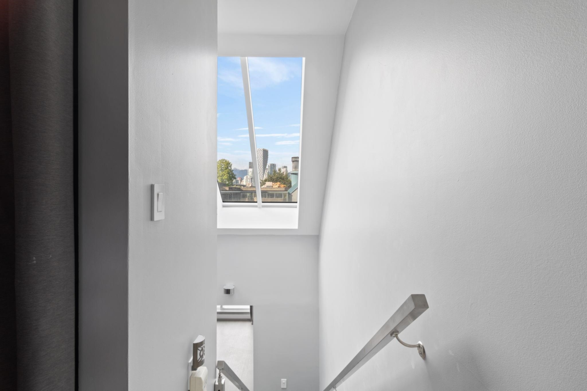 Mudroom Photo of 13 1355 W 4th Avenue, Vancouver, BC