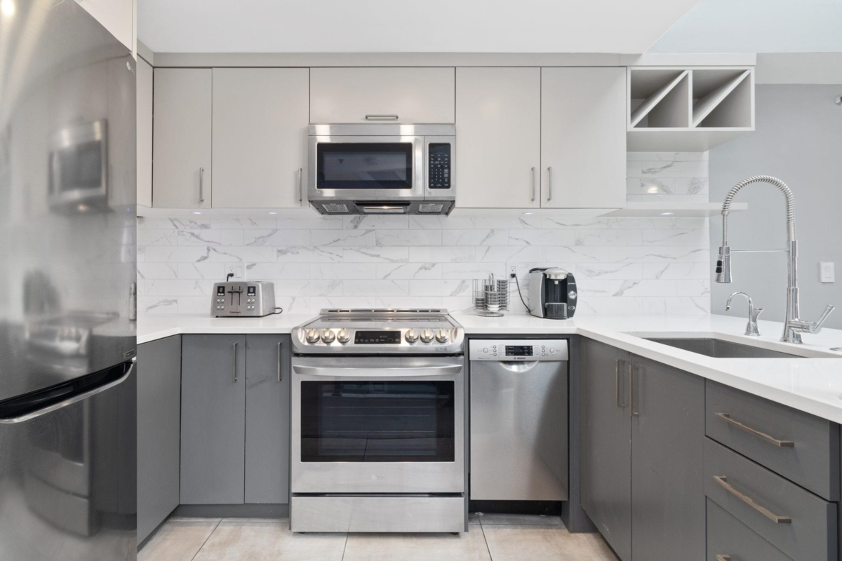 Primary Bedroom Photo of 13 1355 W 4th Avenue, Vancouver, BC