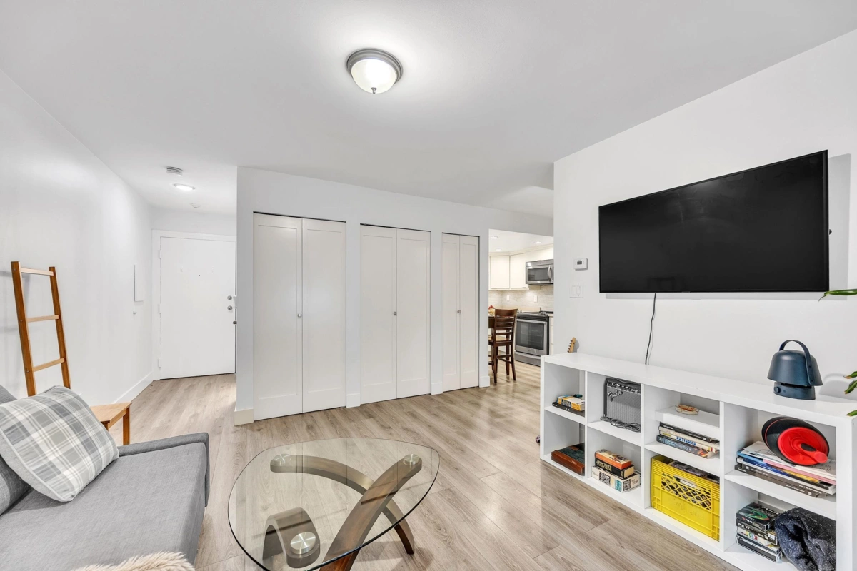 Breakfast Nook Photo of 107 215 N Templeton Drive, Vancouver, BC