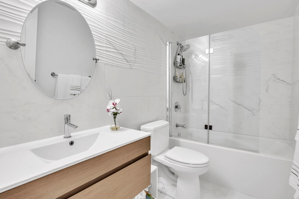 Kitchen Photo of 107 215 N Templeton Drive, Vancouver, BC