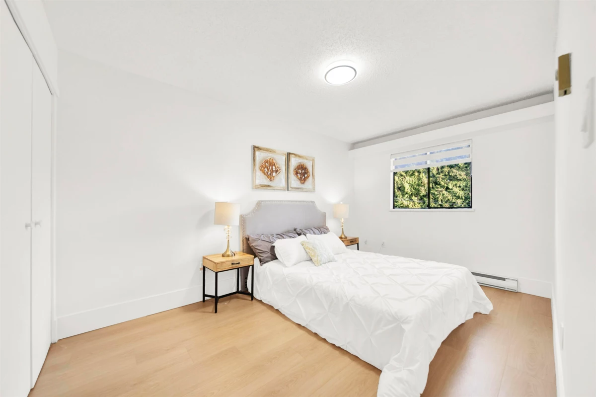 Walk-In Closet Photo of 207 37 Agnes Street, New Westminster, BC