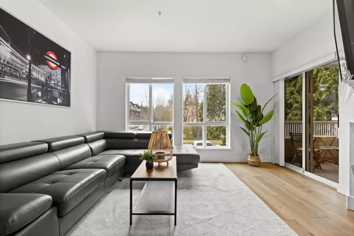 Kitchen Island Photo of 212 19091 Mcmyn Road, Pitt Meadows, BC