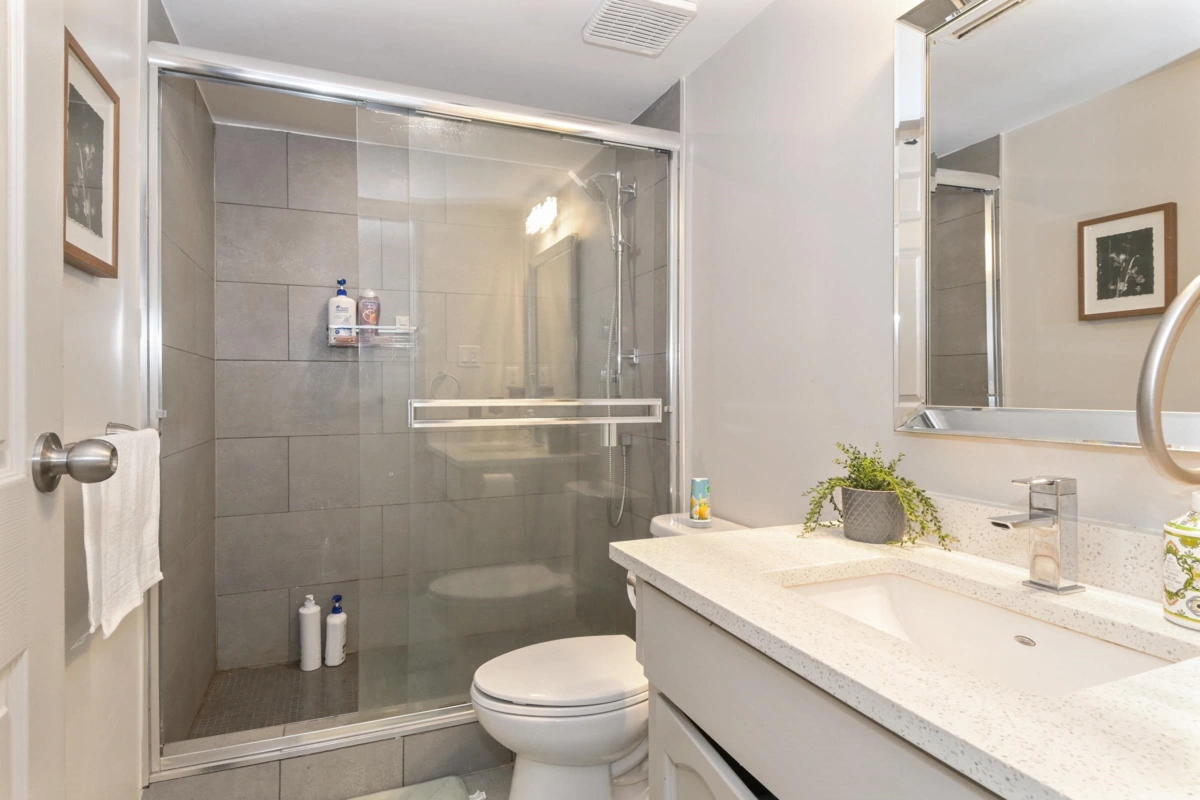 Swimming Pool Photo of 11658 Hyland Drive, Delta, BC