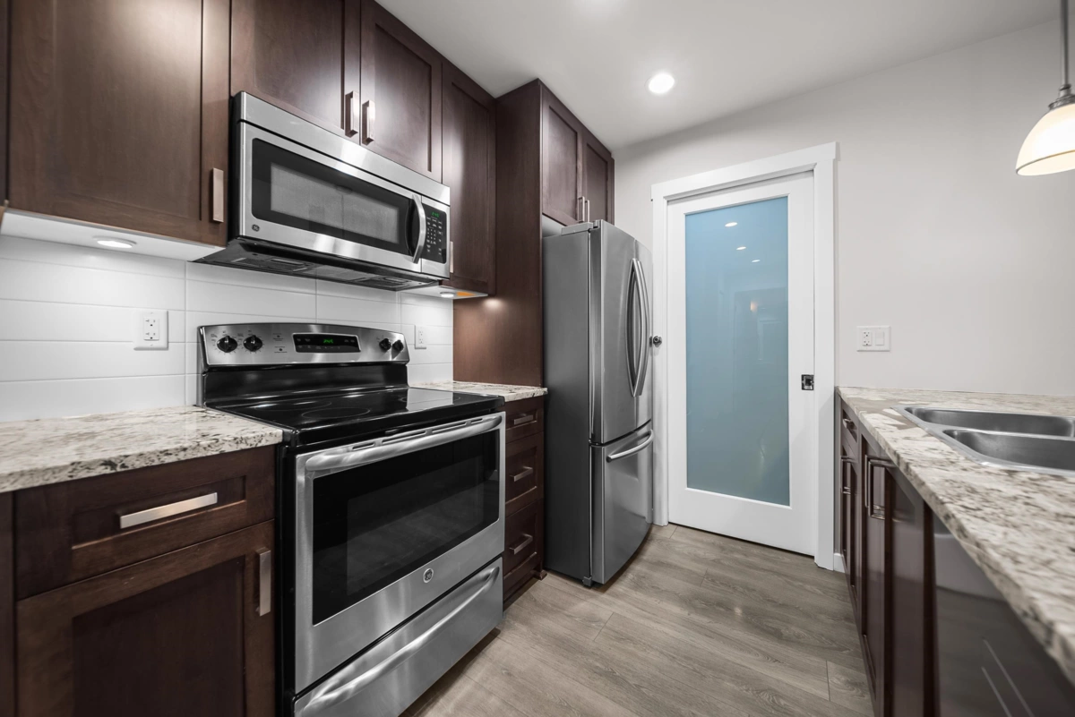 Entry Foyer Photo of 404 2238 Whatcom Road, Abbotsford, BC