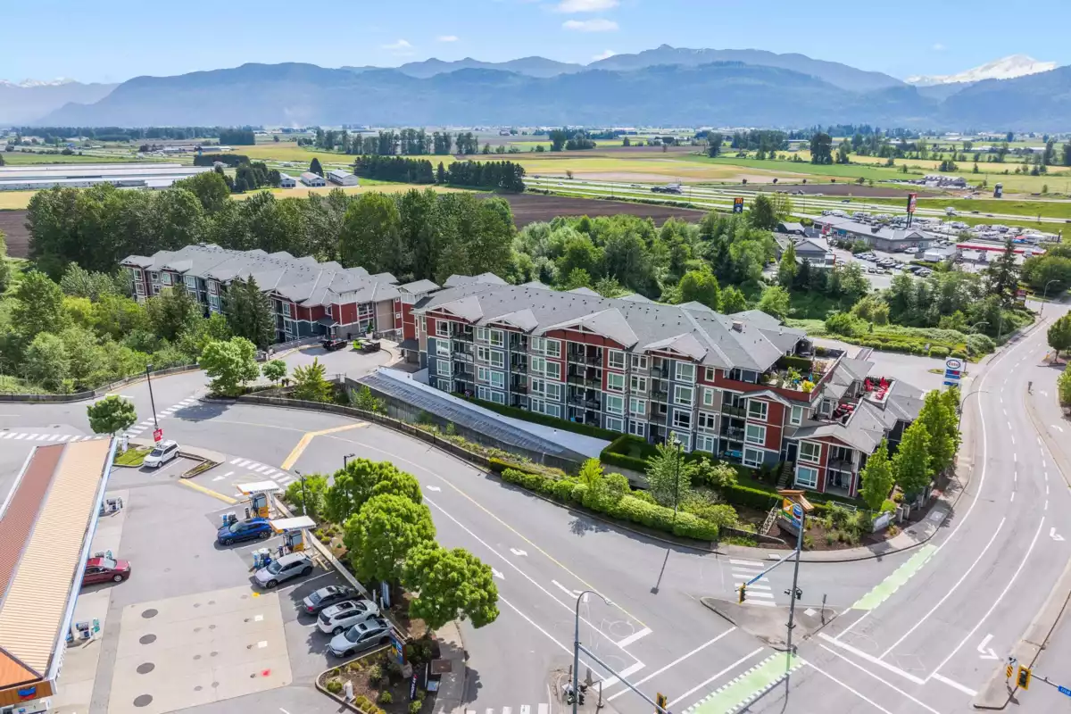 Family Room Photo of 404 2238 Whatcom Road, Abbotsford, BC