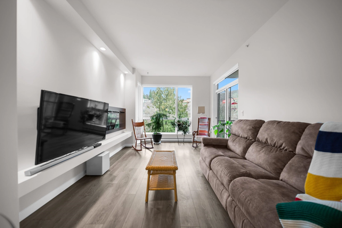 Guest Bathroom Photo of 404 2238 Whatcom Road, Abbotsford, BC