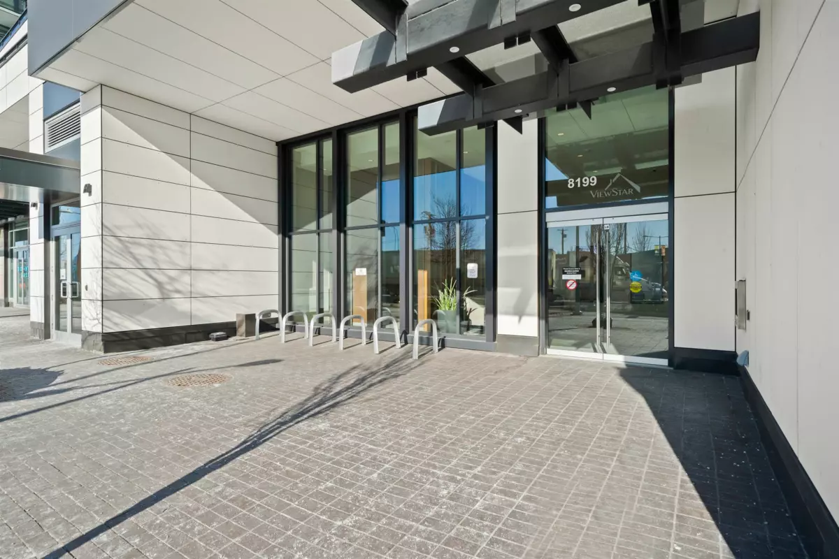 Swimming Pool Photo of 1307 8199 Capstan Way, Richmond, BC