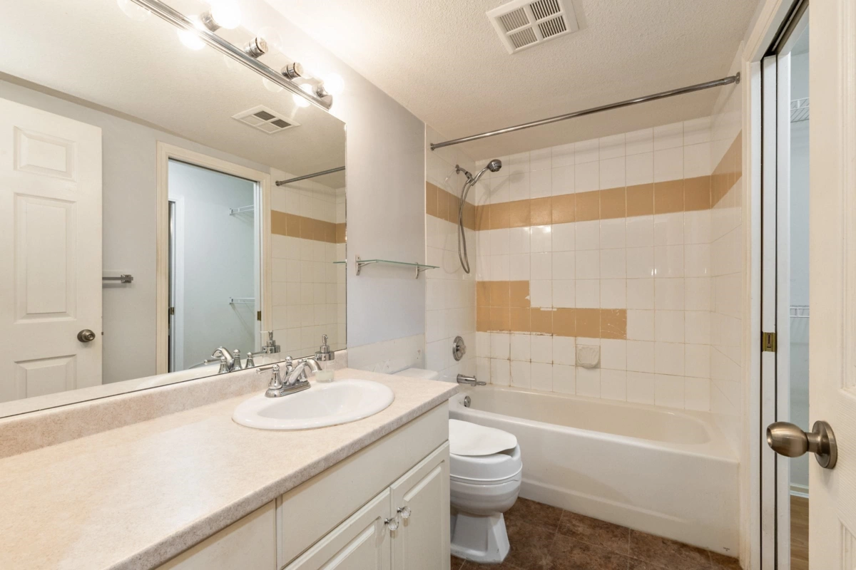 Bedroom 3 Photo of 206 22277 122 Avenue, Maple Ridge, BC