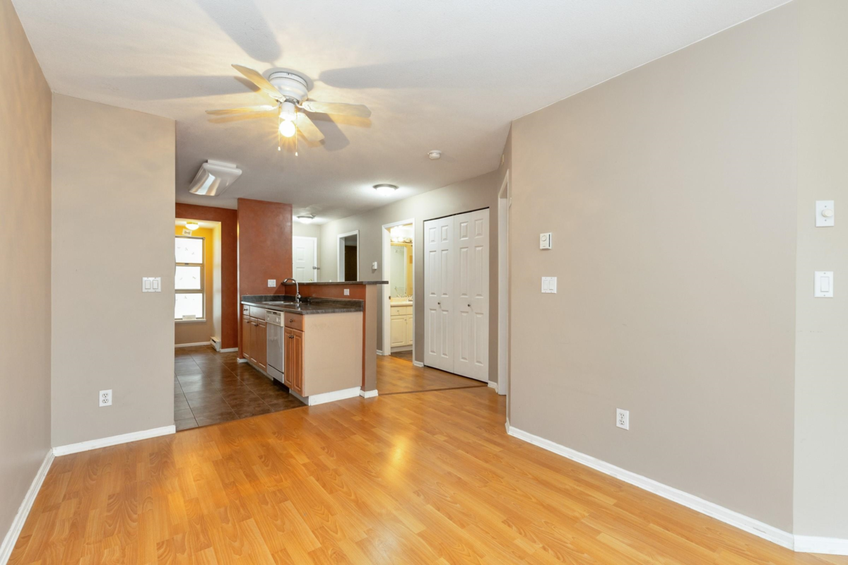 Dining Area Photo of 206 22277 122 Avenue, Maple Ridge, BC