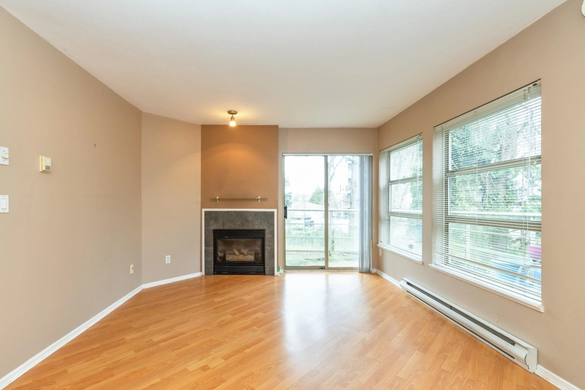 Living Room Photo of 206 22277 122 Avenue, Maple Ridge, BC