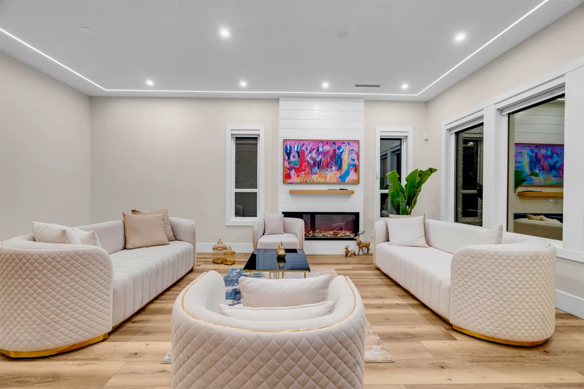 Family Room Photo of 17223 60 Avenue, Surrey, BC