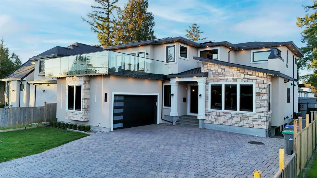 Fitness Center Photo Near 17223 60 Avenue, Surrey, BC