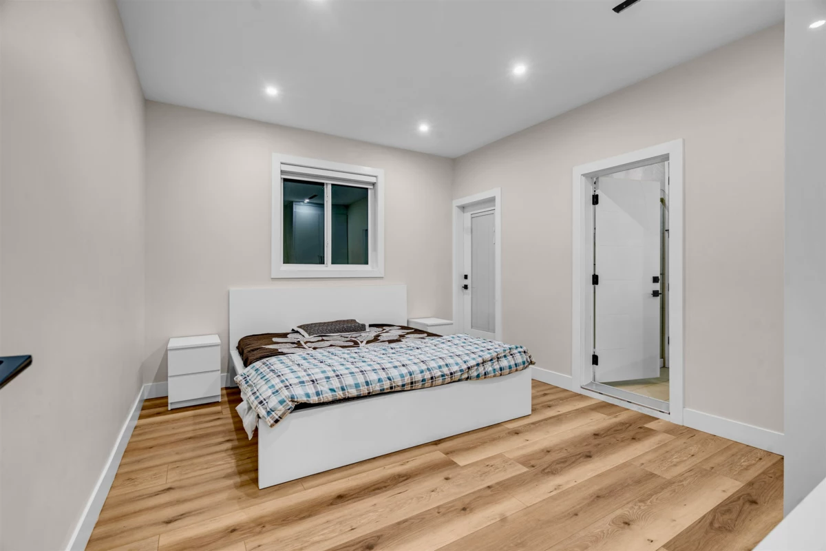 Hallway Photo of 17223 60 Avenue, Surrey, BC