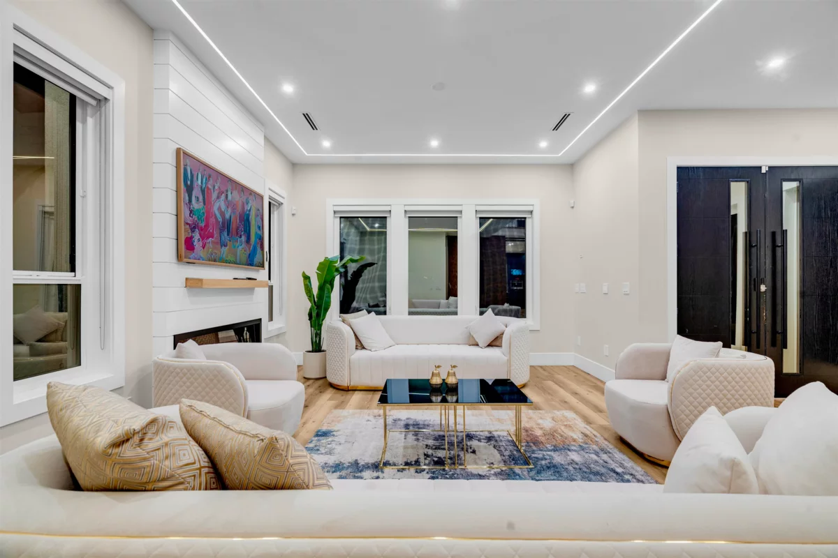 Living Room Photo of 17223 60 Avenue, Surrey, BC