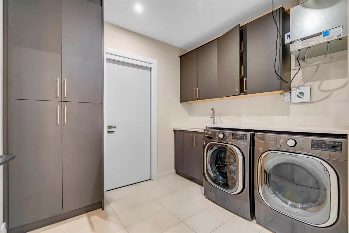 Outdoor Deck Photo of 17223 60 Avenue, Surrey, BC