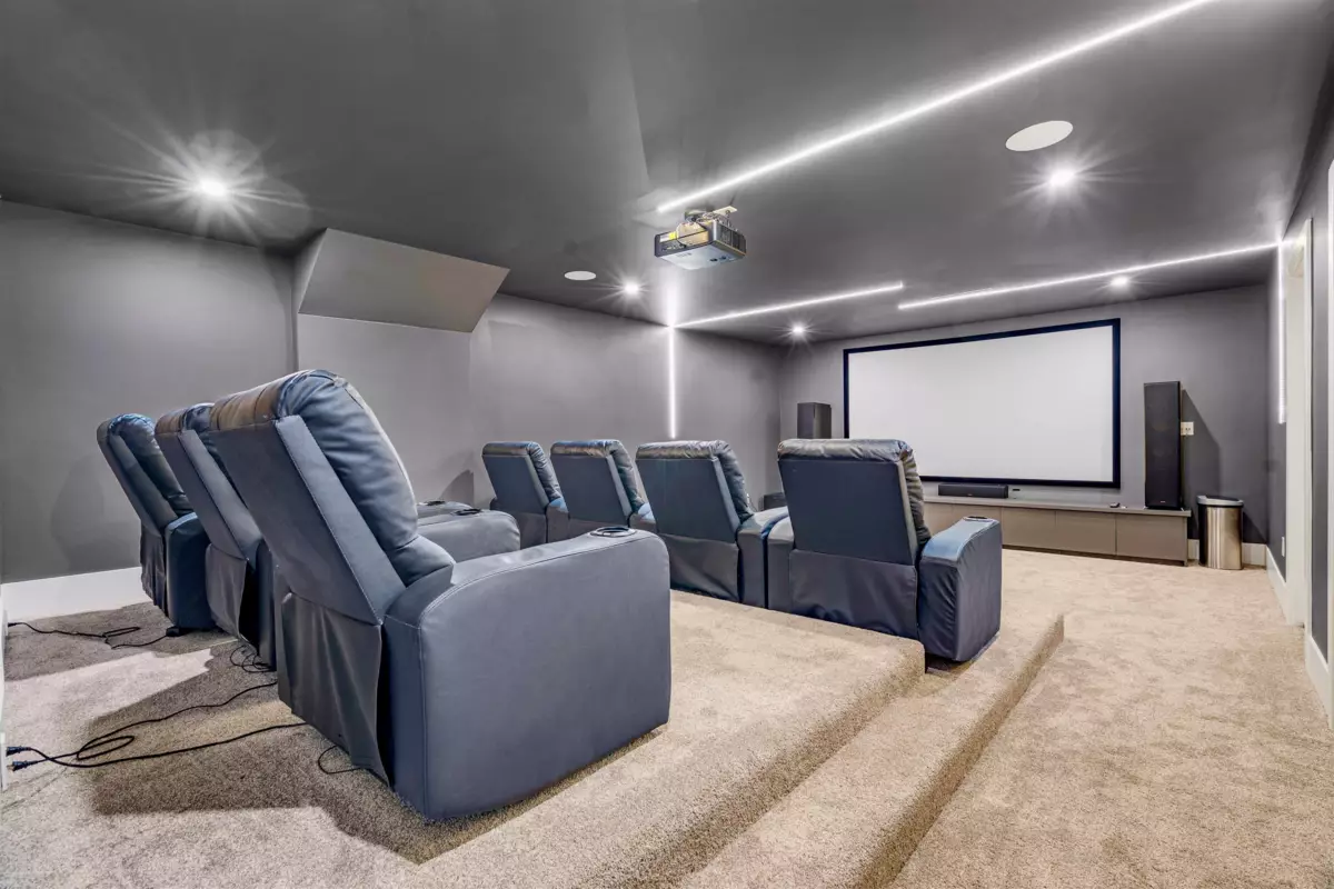 Swimming Pool Photo of 17223 60 Avenue, Surrey, BC