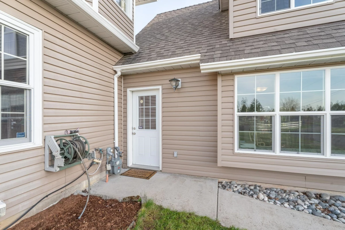 Outdoor Deck Photo of 24920 30 Avenue, Langley, BC