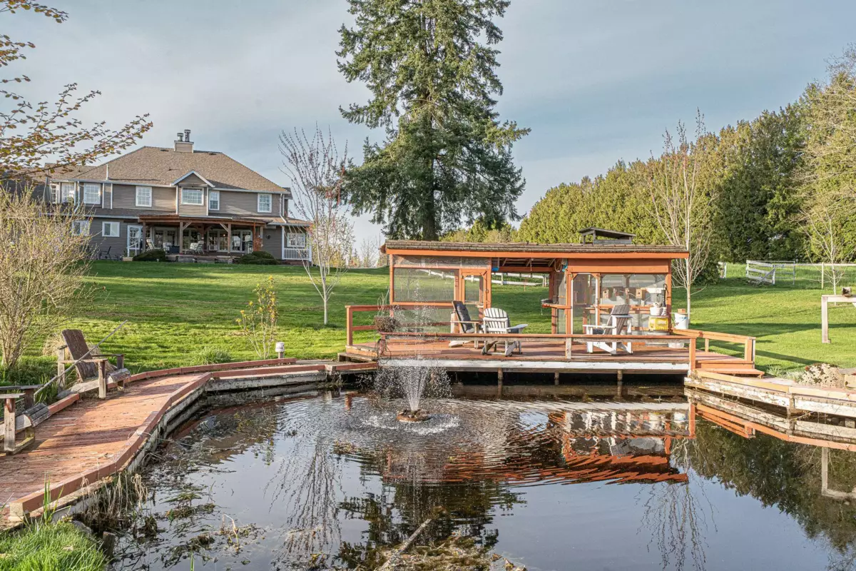 Outdoor Kitchen Photo of 24920 30 Avenue, Langley, BC