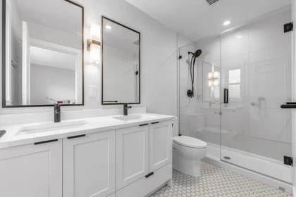 Primary Bathroom Photo of 30 16565 24a Avenue, Surrey, BC
