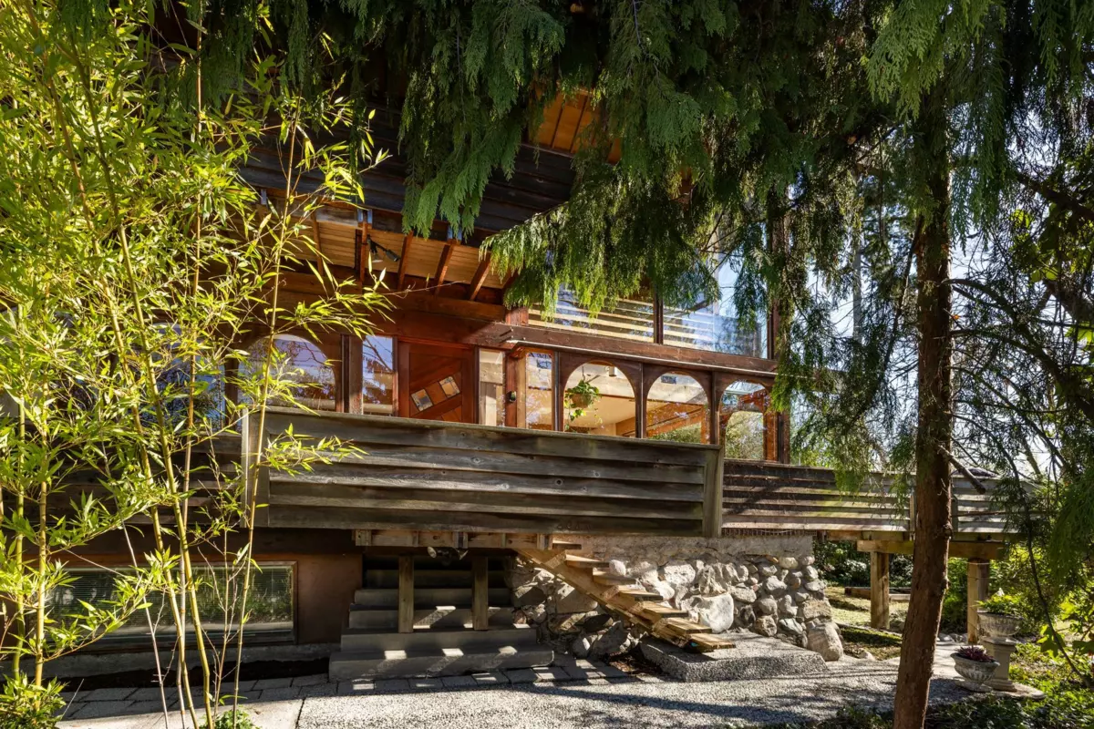 Fitness Center Photo Near 2094 Haywood Avenue, West Vancouver, BC