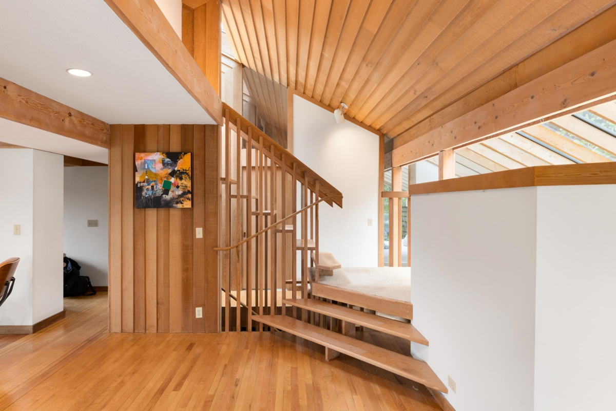 Guest Bathroom Photo of 2094 Haywood Avenue, West Vancouver, BC