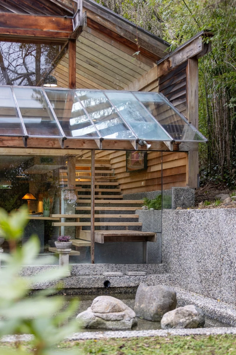 Kitchen Island Photo of 2094 Haywood Avenue, West Vancouver, BC