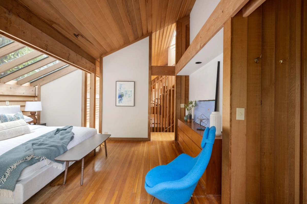 Laundry Room Photo of 2094 Haywood Avenue, West Vancouver, BC