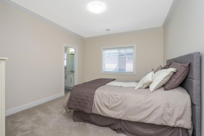 Entry Foyer Photo of 7816 116 Street, Delta, BC