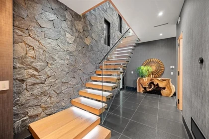 Garden / Landscaping Photo of 14555 Marine Drive, White Rock, BC