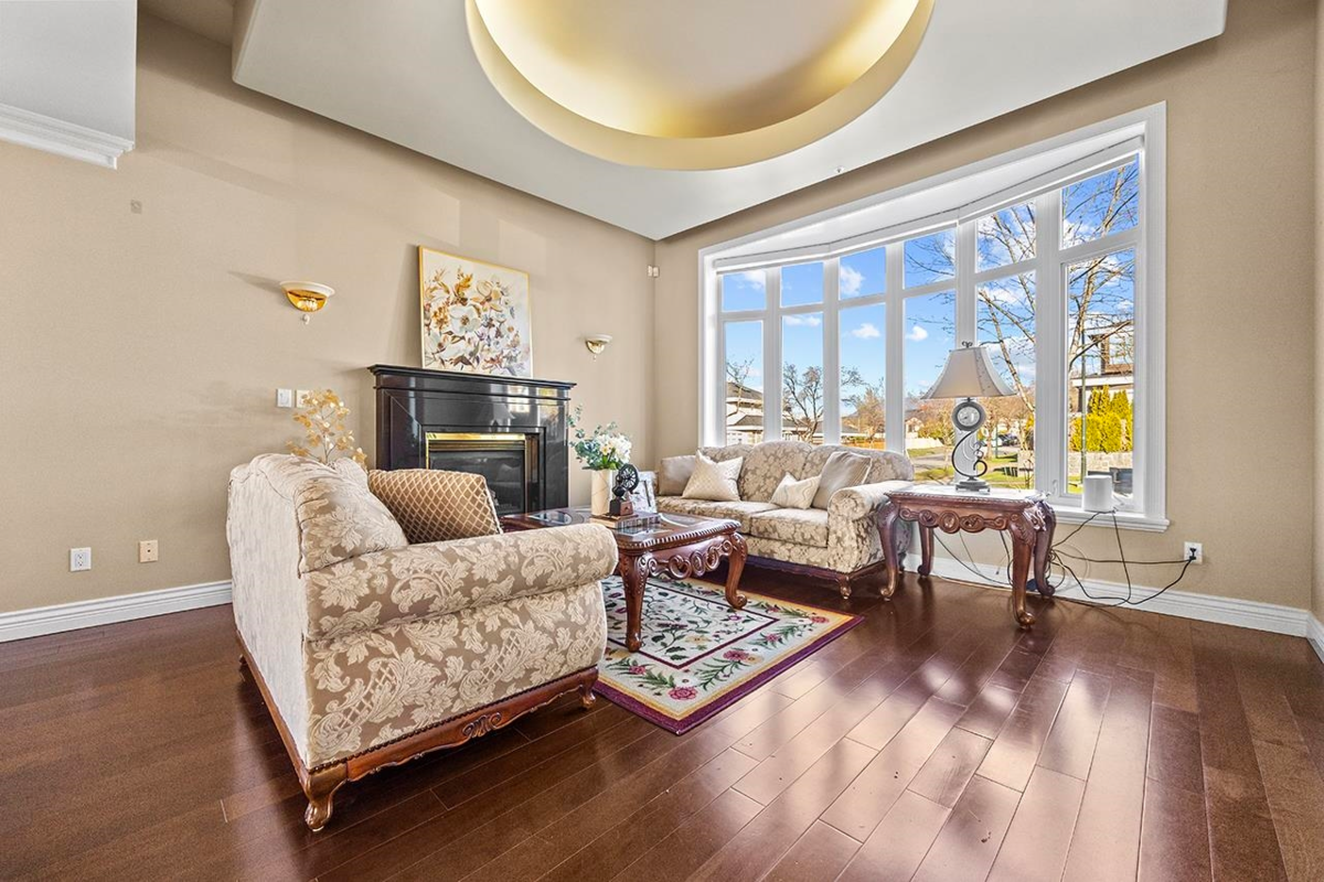 Kitchen Island Photo of 2288 W 20th Avenue, Vancouver, BC