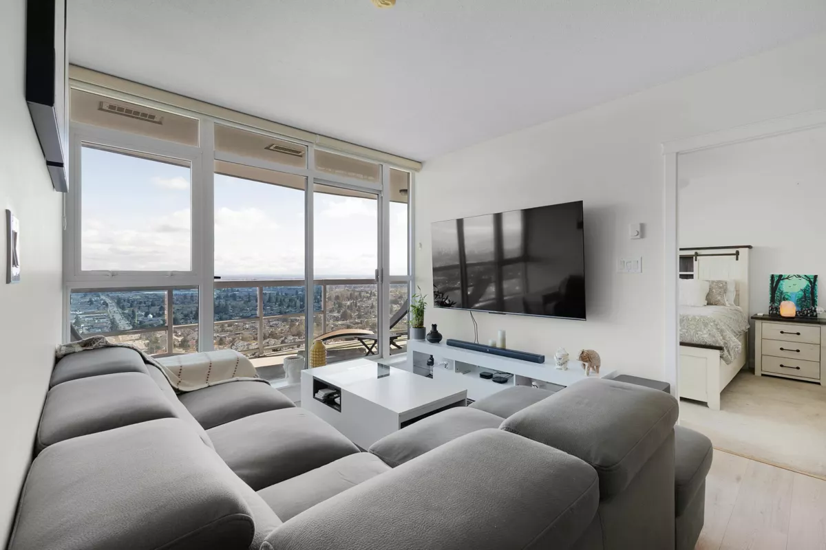 Living Room Photo of 3207 11967 80 Avenue, Delta, BC