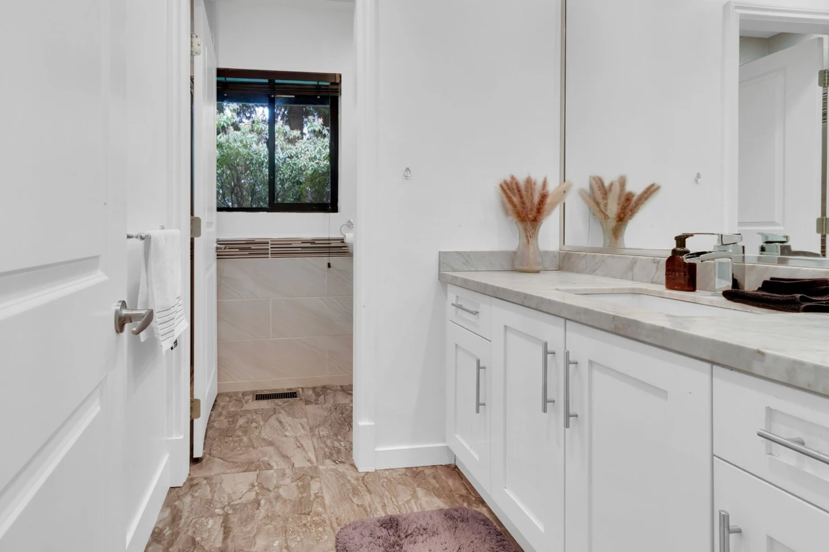 Mudroom Photo of 3054 Daybreak Avenue, Coquitlam, BC