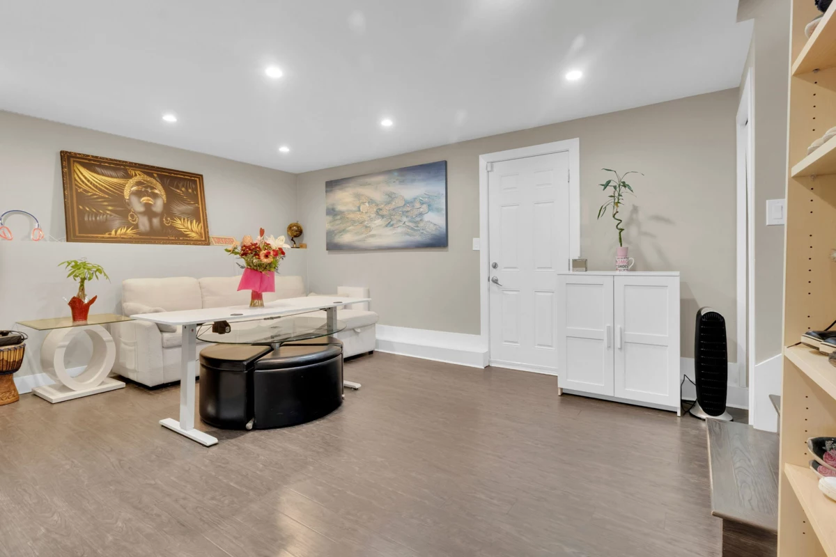 Powder Room Photo of 3054 Daybreak Avenue, Coquitlam, BC