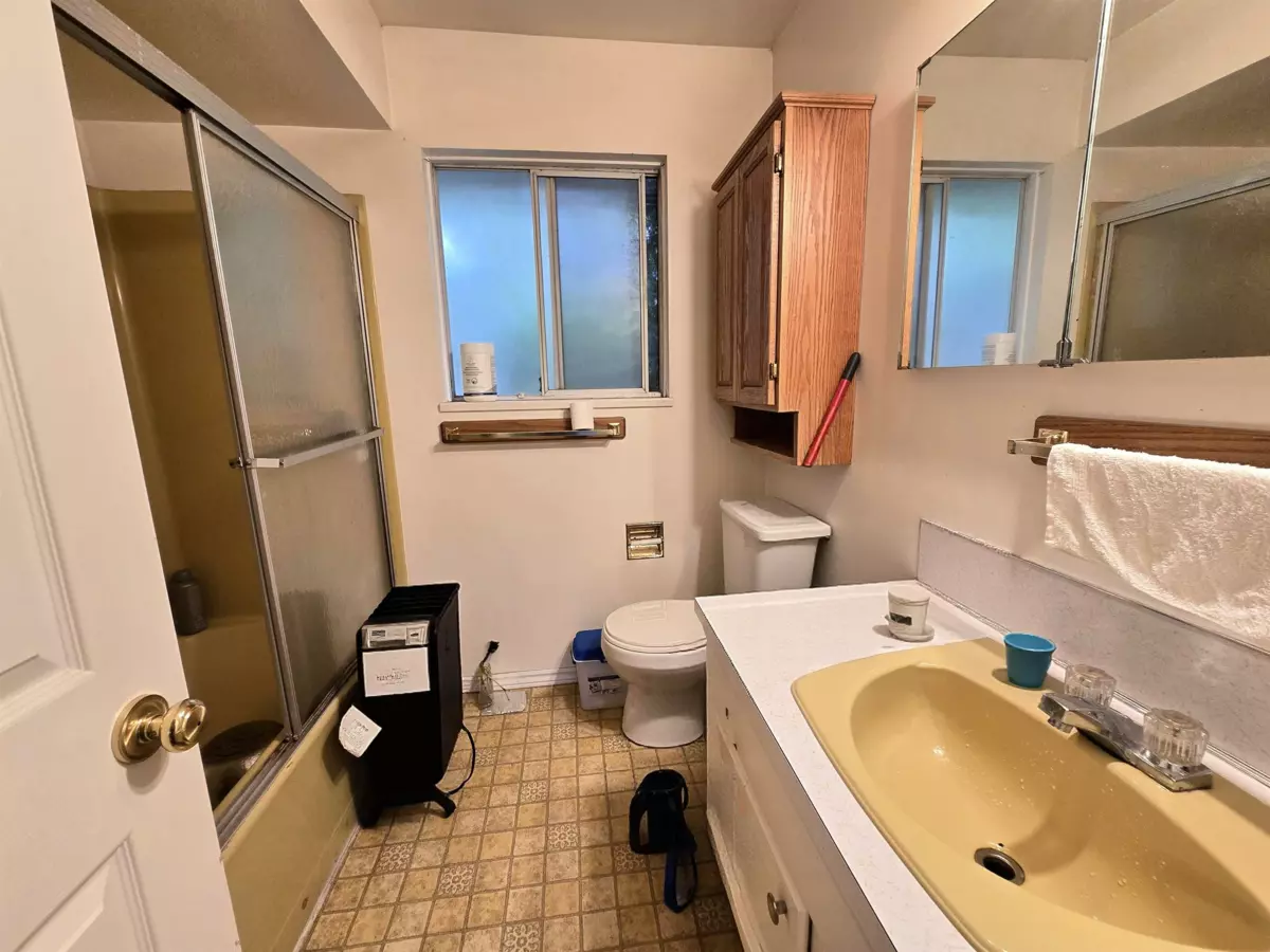 Primary Bathroom Photo of 20670 46 Avenue, Langley, BC