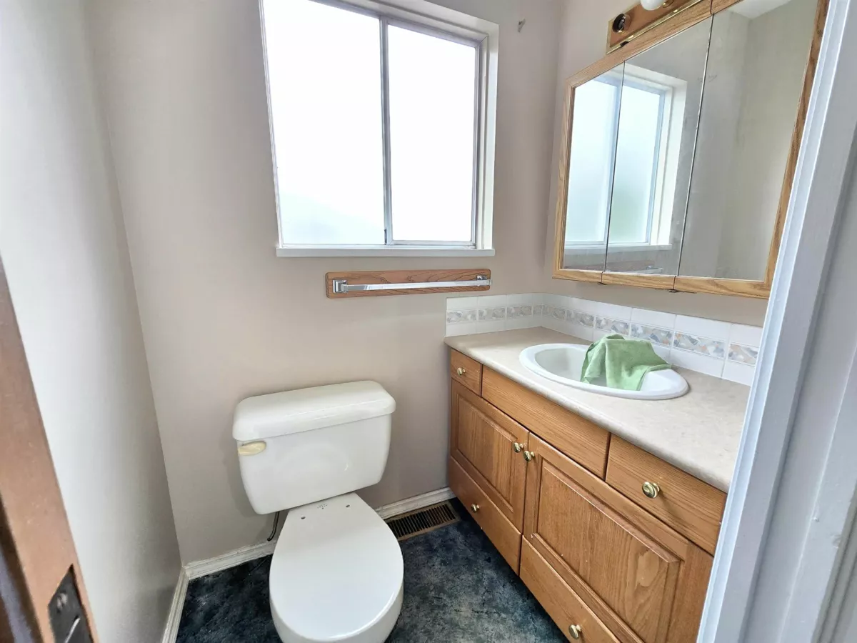 Walk-In Closet Photo of 20670 46 Avenue, Langley, BC