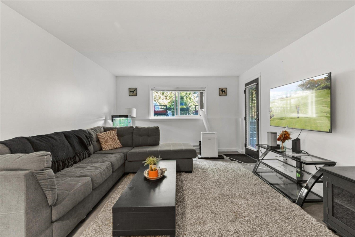 Dining Area Photo of 111 7694 Evans Road, Sardis, BC
