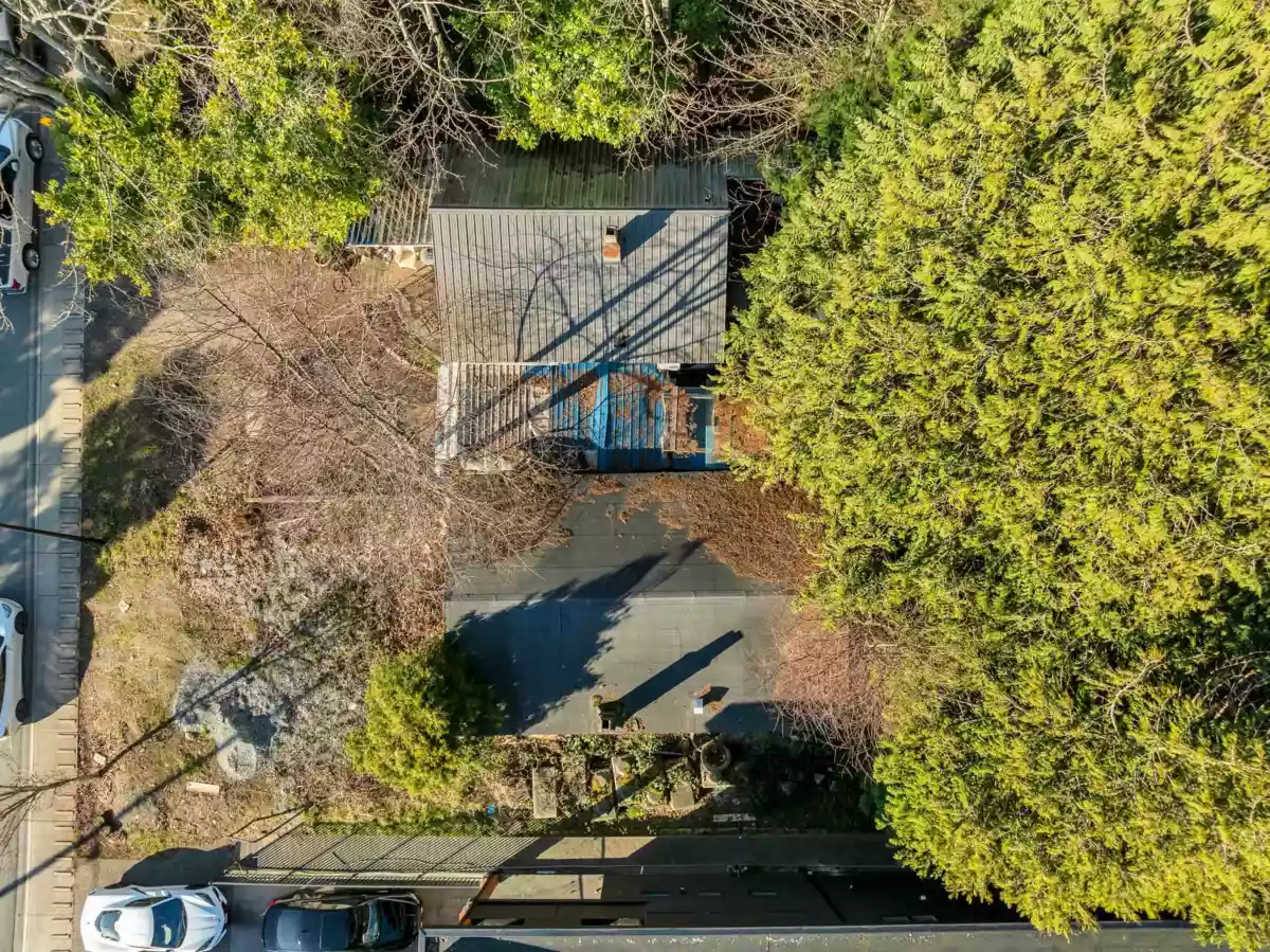Family Room Photo of 962 Maple Street, White Rock, BC